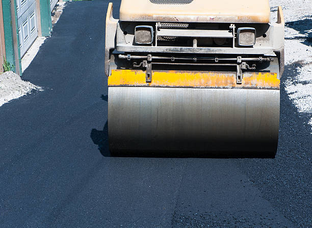 Best Recycled Asphalt Driveway Installation  in Lindenhurst, IL